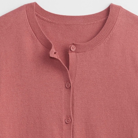 GAP Crewneck Cardigan - Picture 4 of 9